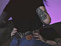 Lez tattooed duo eat pussy and rim ass in amateur lesbian sex