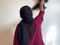 HIJAB HOOKUP - Curvy Muslim Real Maid Fucked By Home Owner While She Cleaning Bed Room (Big Ass Maid Fuck in Saudi Arab)