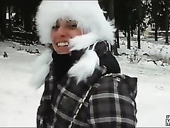 Russian girl flashes her ass in the snow